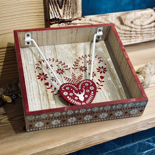Range serviettes en bois naturel motif coeur rouge cerf