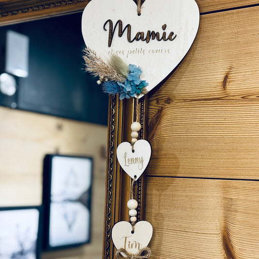 Guirlande en bois "Mamie & ses petits cœurs"